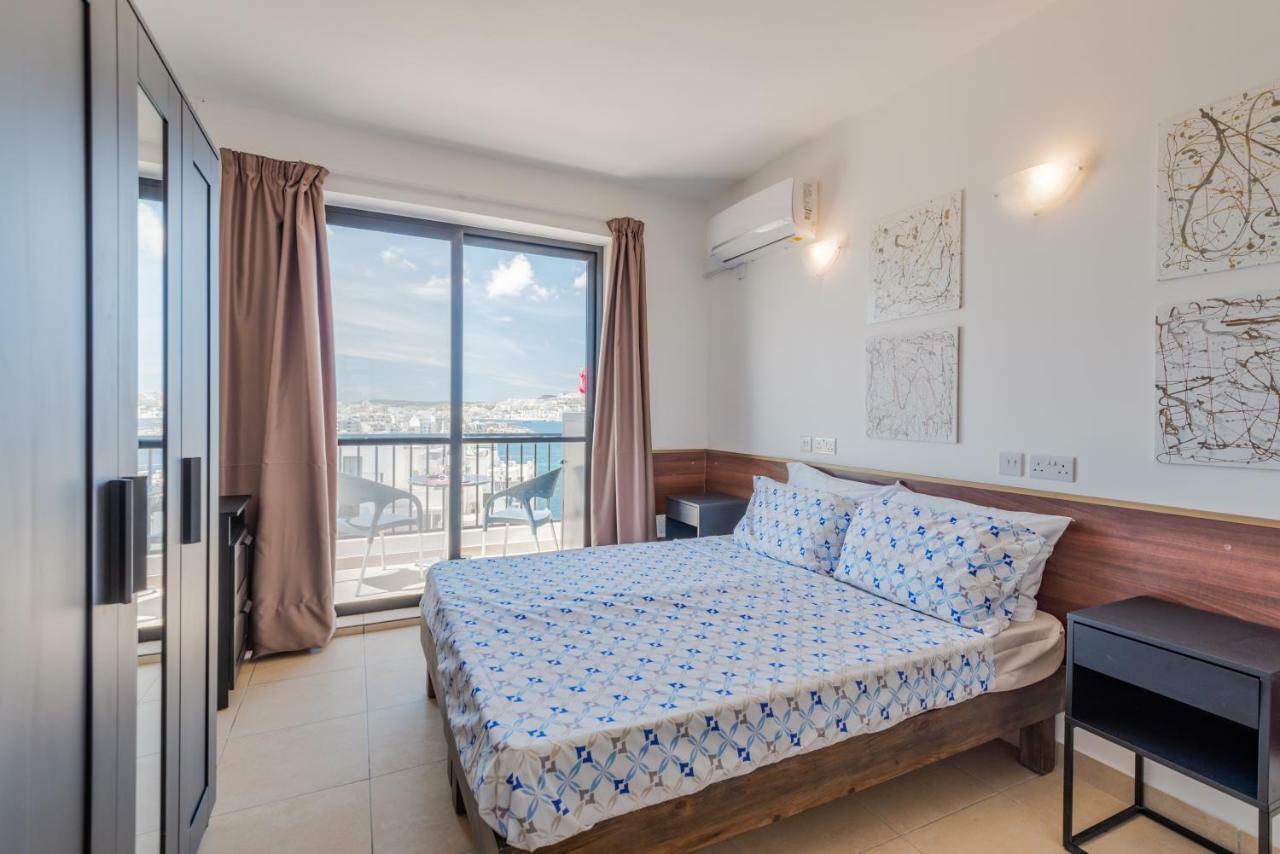 Seashells Sea View Penthouse With Private Hot Tub & Large Sunny Terrace With Stunning Views - By Getwaysmalta Leilighet San Pawl il-Baħar Eksteriør bilde