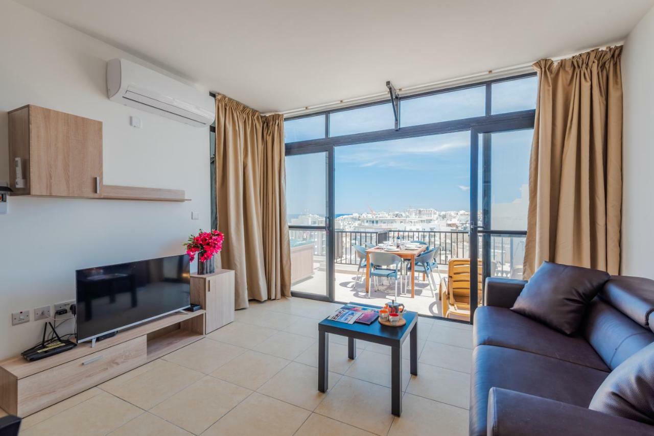 Seashells Sea View Penthouse With Private Hot Tub & Large Sunny Terrace With Stunning Views - By Getwaysmalta Leilighet San Pawl il-Baħar Eksteriør bilde